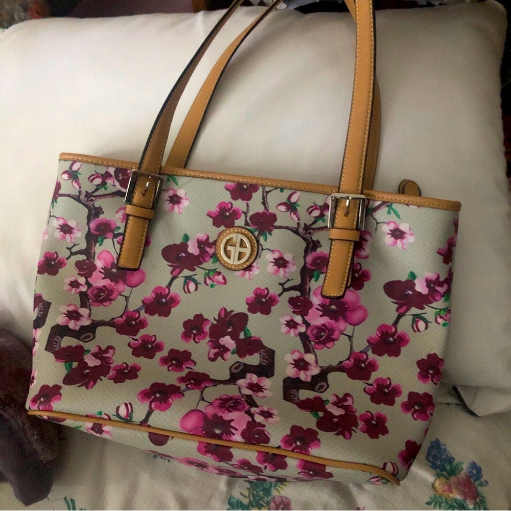 Women shoulder bag
